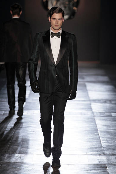 <strong>Viktor & Rolf｜ヴィクター&ロルフ</strong>　