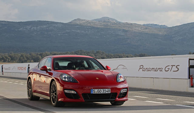 <strong>Porsche Panamera GTS｜ポルシェ パナメーラ GTS</strong>