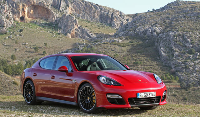 <strong>Porsche Panamera GTS｜ポルシェ パナメーラ GTS</strong>