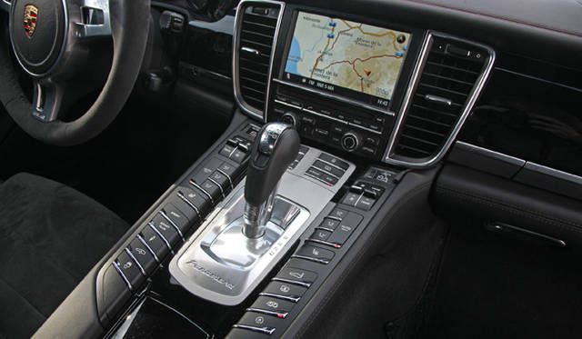 <strong>Porsche Panamera GTS｜ポルシェ パナメーラ GTS</strong>