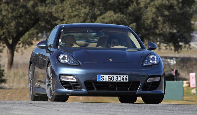 <strong>Porsche Panamera GTS｜ポルシェ パナメーラ GTS</strong>