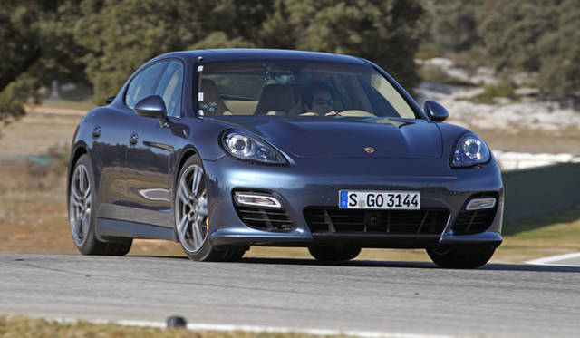 <strong>Porsche Panamera GTS｜ポルシェ パナメーラ GTS</strong>