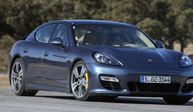 <strong>Porsche Panamera GTS｜ポルシェ パナメーラ GTS</strong>