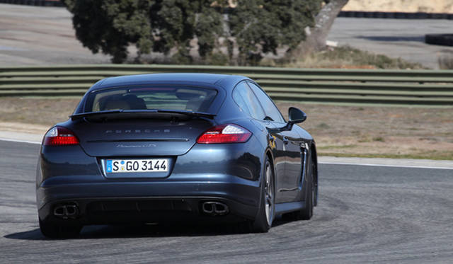 <strong>Porsche Panamera GTS｜ポルシェ パナメーラ GTS</strong>