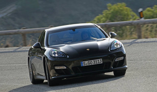 <strong>Porsche Panamera GTS｜ポルシェ パナメーラ GTS</strong>