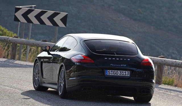 <strong>Porsche Panamera GTS｜ポルシェ パナメーラ GTS</strong>