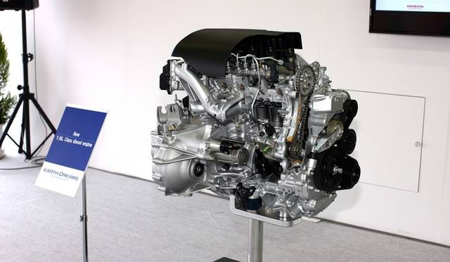 <strong>「アース・ドリーム・テクノロジー」1.6ℓディーゼルエンジン</strong>（写真は東京モーターショー2011の展示）