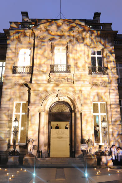 <strong>VALENTINO｜ヴァレンティノ</strong> 2012年春夏オートクチュールコレクション<br />ショー会場となったHotel Salomon de Rothschild（ホテル サロモン ロスチャイルド）。