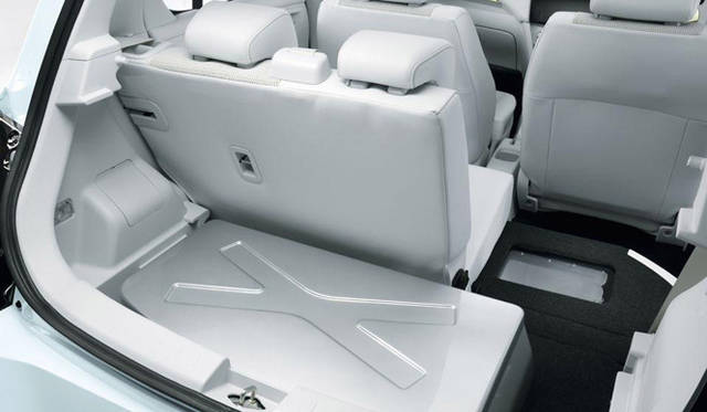 <strong>Suzuki Swift EV Hybrid battery pack｜スズキ スイフト EV　ハイブリッド バッテリーパック</strong>　東京モーターショー2011に出展されたモデル