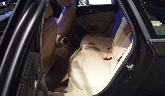 <strong>Audi A6 Avant｜アウディ A6 アバント</strong>