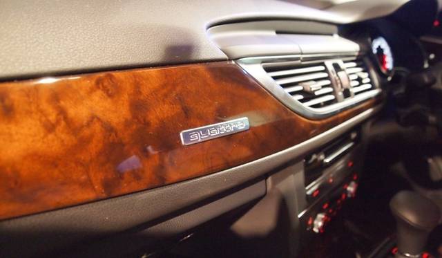 <strong>Audi A6 Avant｜アウディ A6 アバント</strong>