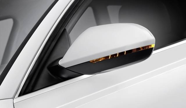 <strong>Audi A6 Avant｜アウディ A6 アバント</strong>