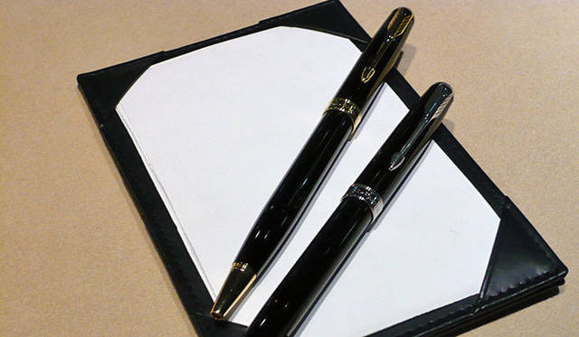 <strong>伊勢丹｜イセタンメンズ レジデンス</strong>　「パーカー」ボールペン（1万500円～）＋ジョッター各種（5250円～） 