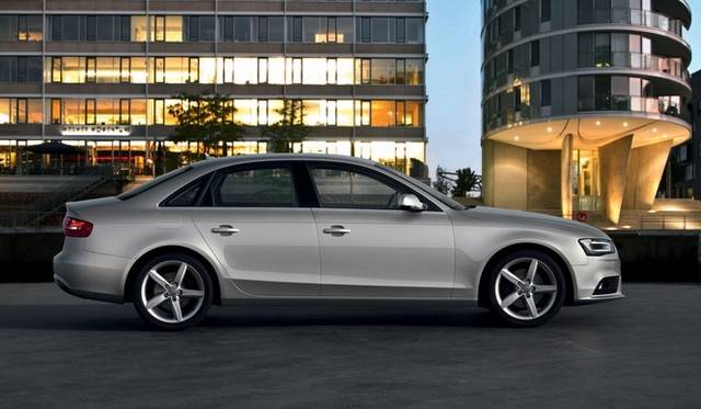 <strong>Audi A4｜アウディA4</strong>