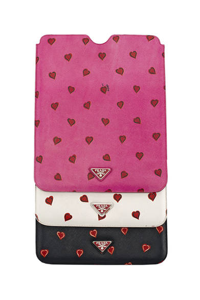 <strong>PRADA│プラダ</strong>　iPadケース　4万2000円