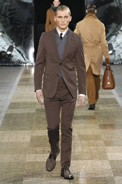 <strong>LOUIS VUITTON｜ルイ・ヴィトン</strong>