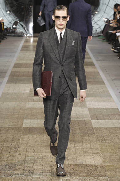 <strong>LOUIS VUITTON｜ルイ・ヴィトン</strong>