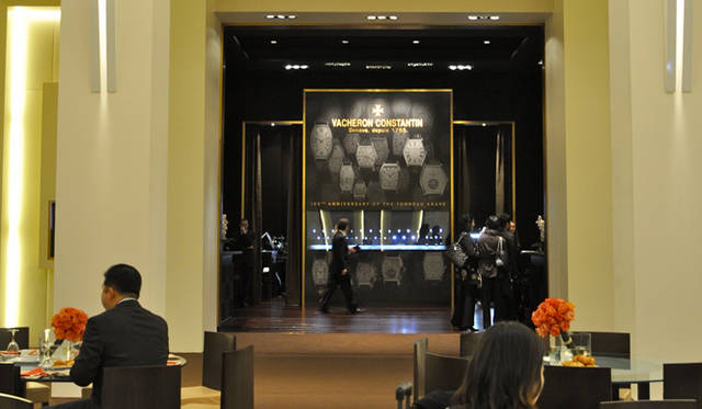 <strong>Vacheron Constantin｜ヴァシュロン・コンスタンタン</strong>　展示スペース。