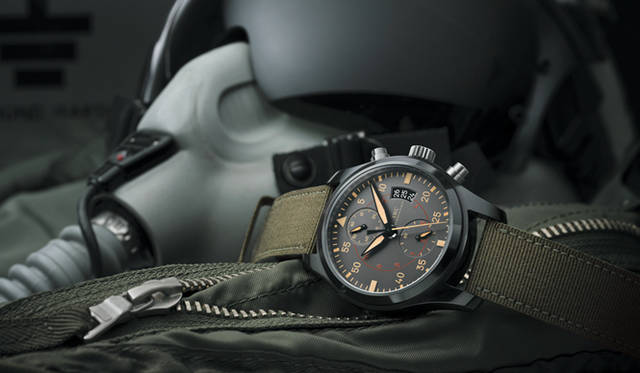 <strong>IWC｜アイ・ダブリュー・シー</strong> 「パイロット・ウォッチ・クロノグラフ“トップガン・ミラマー”」 114万9750円、4月中旬発売予定。