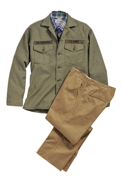 <strong>Salt&Pepper｜ソルト・アンド・ペッパー</strong>　2012春夏デビューコレクション　バックサテンミリタリージャケット1万2800円、ブロードチェックウェスタンシャツ9800円、シャンタンチェックタイ3990円、ウエポンチノRS8900円