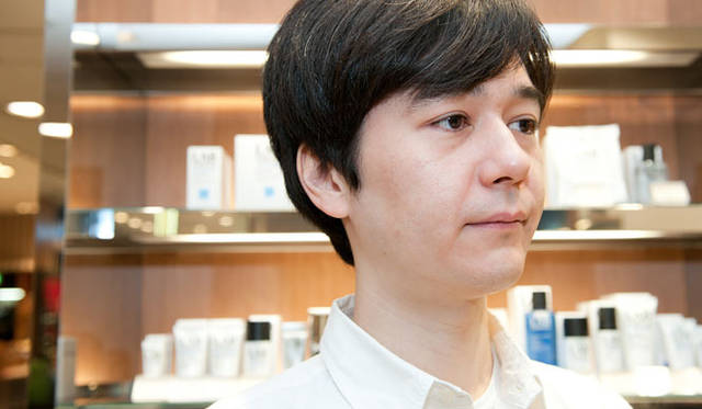 <strong>ARAMIS LAB SERIES│アラミス ラボ シリーズ</strong>　肌に明るさと透明感が生まれてくる。