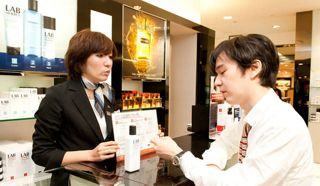 <strong>ARAMIS LAB SERIES│アラミス ラボ シリーズ</strong>　“SPECIAL CARE＝シャンプー” 頭皮のエイジングサインとは？