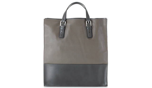 <strong>ro｜ロー</strong>　スーツをモダナイズする、roの効力　New York Tote（H 390×W 365×D 105 mm）　5万400円