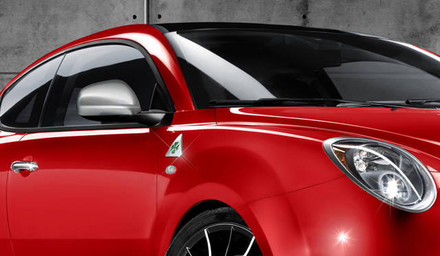 <strong>Alfa romeo MiTo Quadrifoglio Verde Limited Edition｜アルファロメオ ミト クワドロフォリオ ヴェルデ リミテッド エディション</strong>　オーナメントは専用のクロームサテン仕上げ