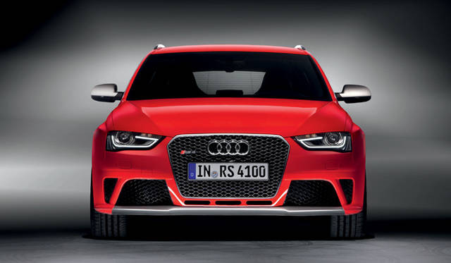 <strong>Audi RS4 Avant｜アウディ RS4アバント</strong>
