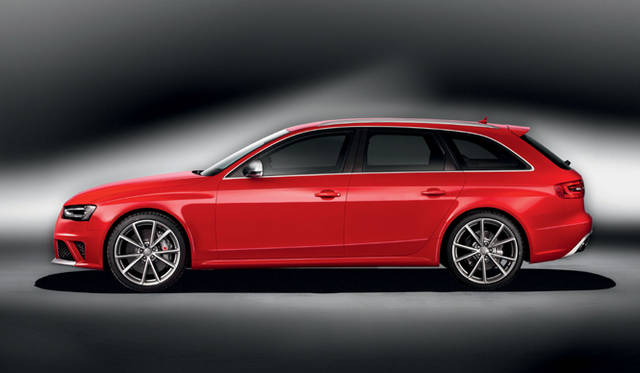 <strong>Audi RS4 Avant｜アウディ RS4アバント</strong>