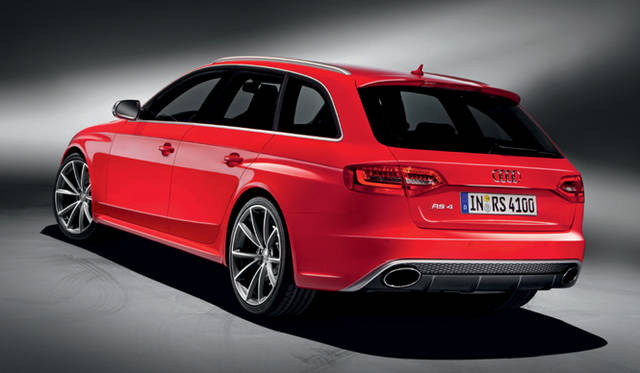 <strong>Audi RS4 Avant｜アウディ RS4アバント</strong>