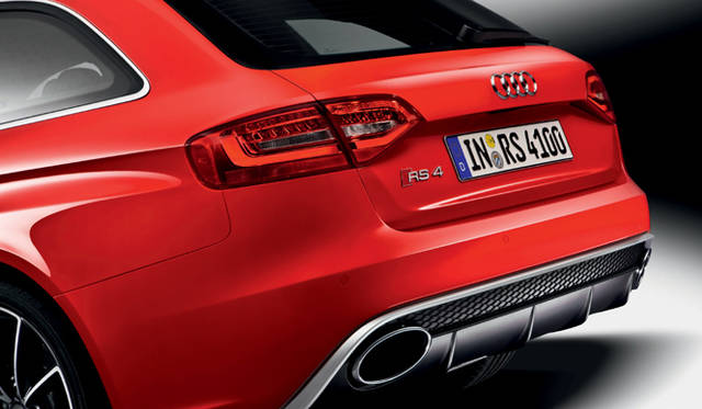 <strong>Audi RS4 Avant｜アウディ RS4アバント</strong>