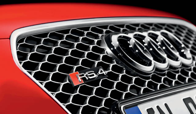 <strong>Audi RS4 Avant｜アウディ RS4アバント</strong>