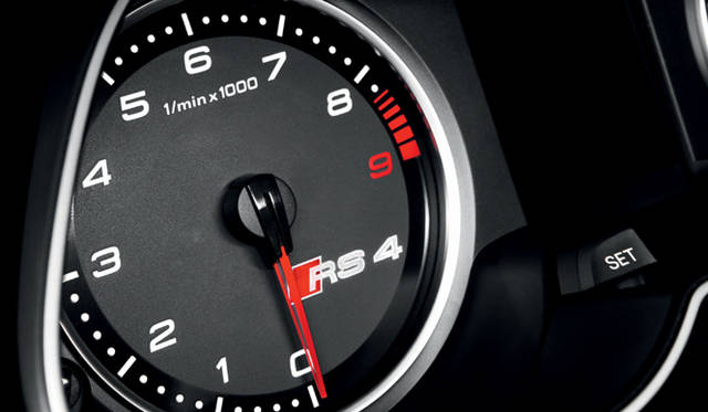 <strong>Audi RS4 Avant｜アウディ RS4アバント</strong>