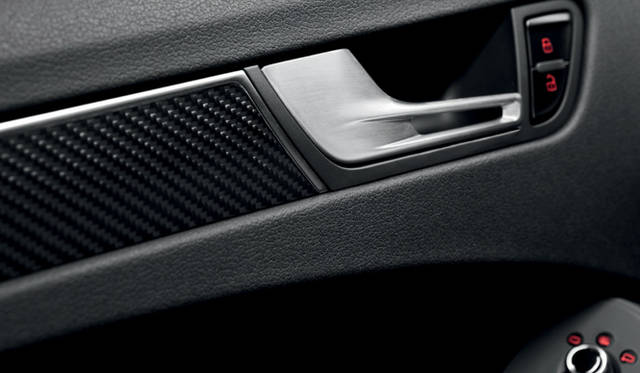 <strong>Audi RS4 Avant｜アウディ RS4アバント</strong>