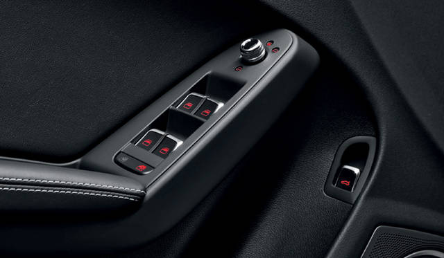 <strong>Audi RS4 Avant｜アウディ RS4アバント</strong>