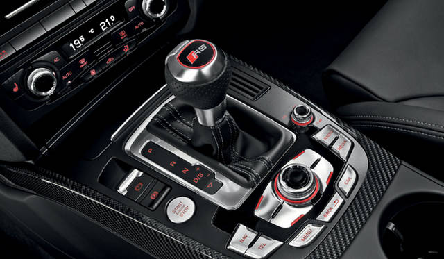 <strong>Audi RS4 Avant｜アウディ RS4アバント</strong>