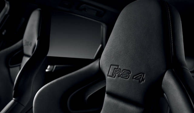 <strong>Audi RS4 Avant｜アウディ RS4アバント</strong>