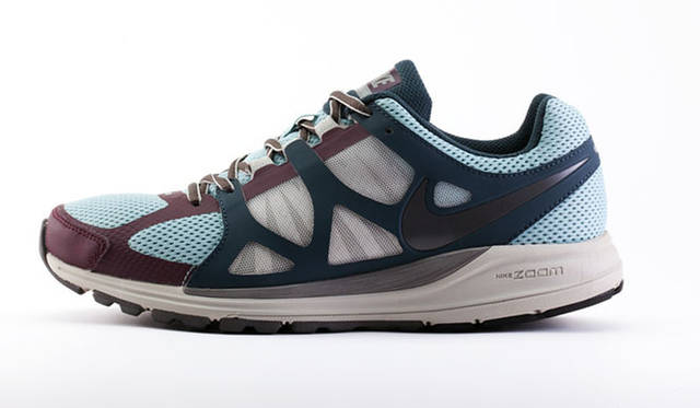 <strong>NIKE｜ナイキ</strong>　 NIKE × UNDERCOVER「GYAKUSO<u>U</u> INTERNATIONAL RUNNING ASSOCIATION」ウイメンズコレクション<br>NIKE ZOOM ELITE + 1万1340円