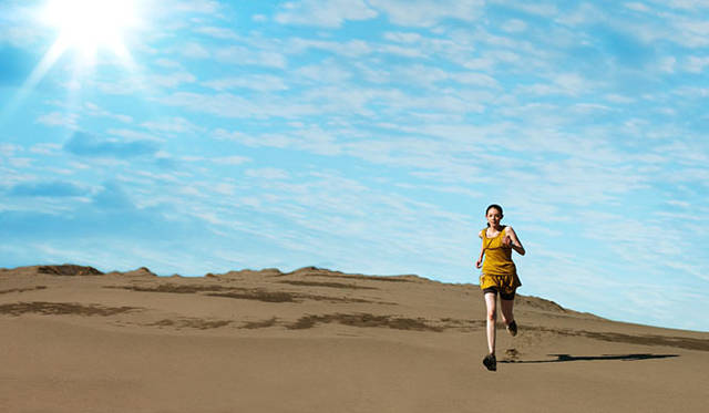 <strong>NIKE｜ナイキ</strong>　 NIKE × UNDERCOVER「GYAKUSO<u>U</u> INTERNATIONAL RUNNING ASSOCIATION」ウイメンズコレクション　