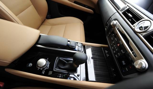 <strong>レクサスGS350 バージョンL｜LEXUS GS350 version L</strong>