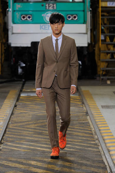 <strong>KENZO｜ケンゾー</strong>　