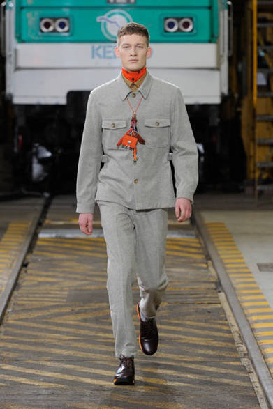 <strong>KENZO｜ケンゾー</strong>　