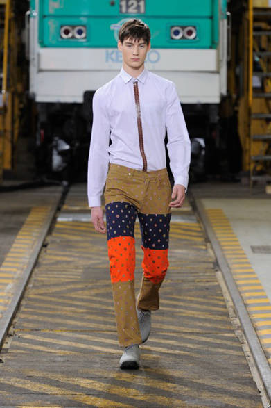 <strong>KENZO｜ケンゾー</strong>　