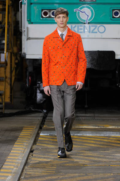 <strong>KENZO｜ケンゾー</strong>　