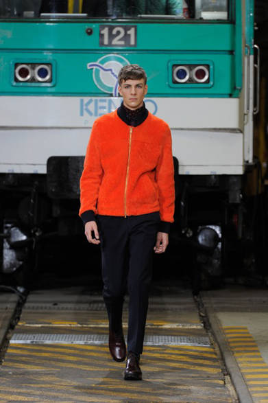 <strong>KENZO｜ケンゾー</strong>　