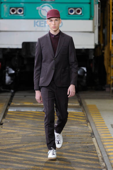 <strong>KENZO｜ケンゾー</strong>　