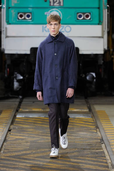 <strong>KENZO｜ケンゾー</strong>　