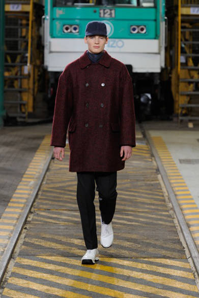 <strong>KENZO｜ケンゾー</strong>　