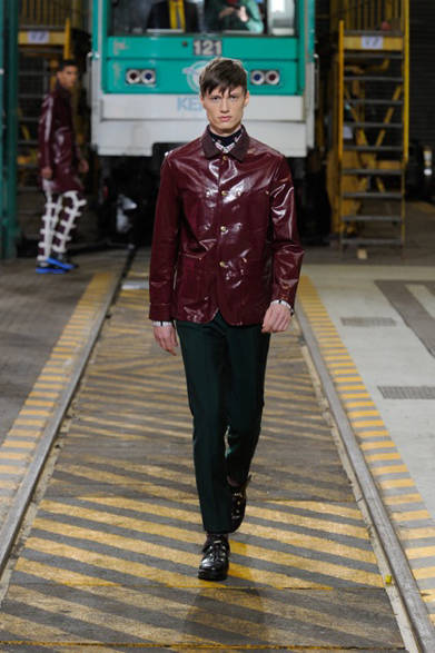 <strong>KENZO｜ケンゾー</strong>　